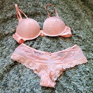 Victoria's Secret bombshell bra and panty set